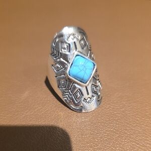 Source Unknown Silver-Tone Ring with Bright Turquoise Stone